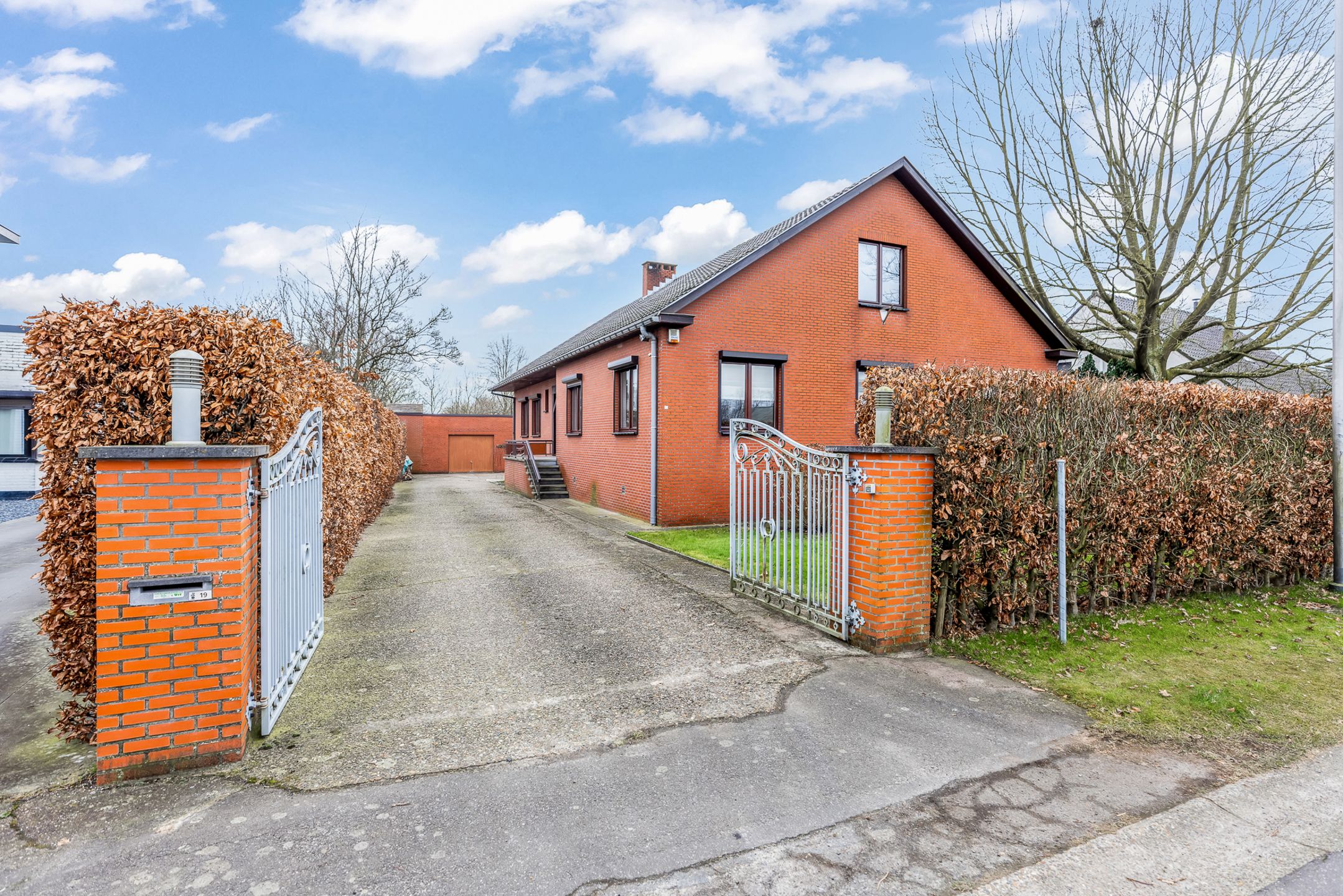Woning met ruime bijbouw van 200m2 te Diepenbeek foto 2