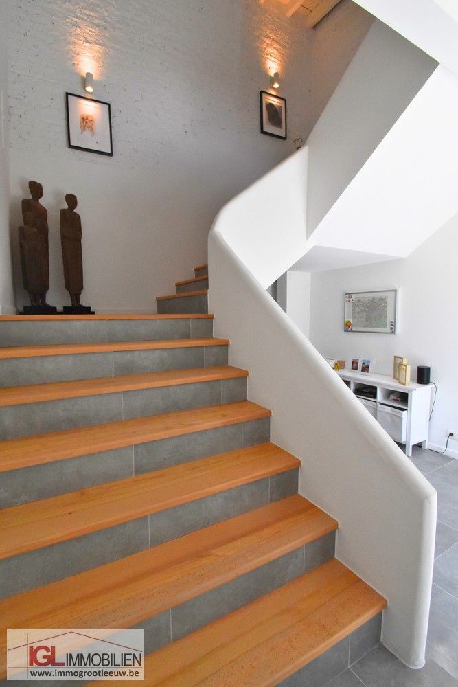 Ruime modern gerenoveerde woning te koop in Huizingen foto 6