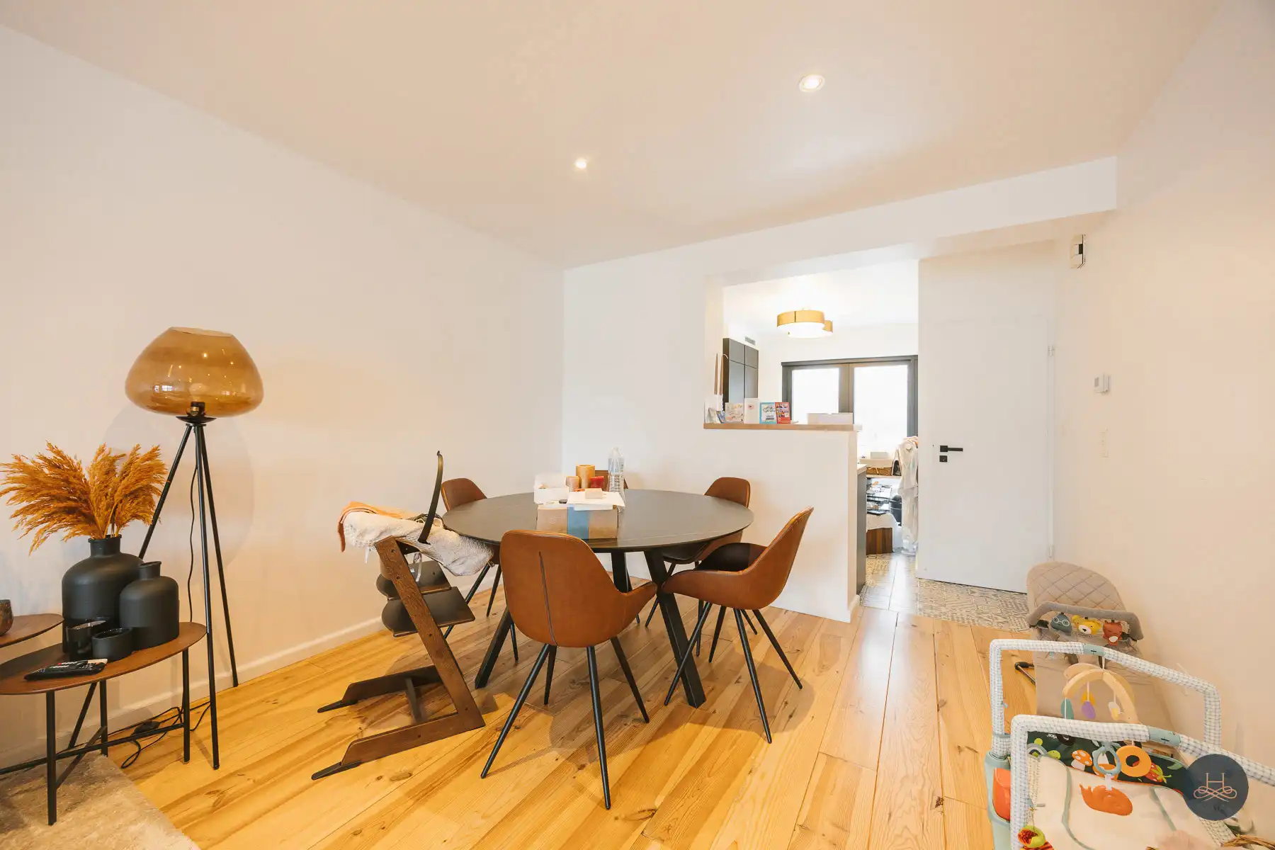 Gerenoveerde en energiezuinige woning met tuin en terrassen foto 6