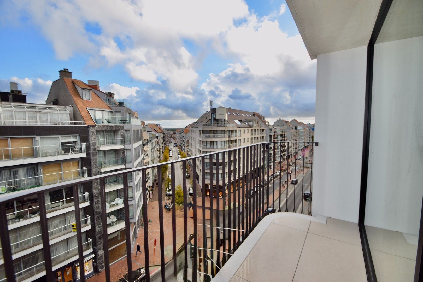 Prachtig nieuwbouw appartement met zijdelings zeezicht in het centrum van Knokke. foto 10