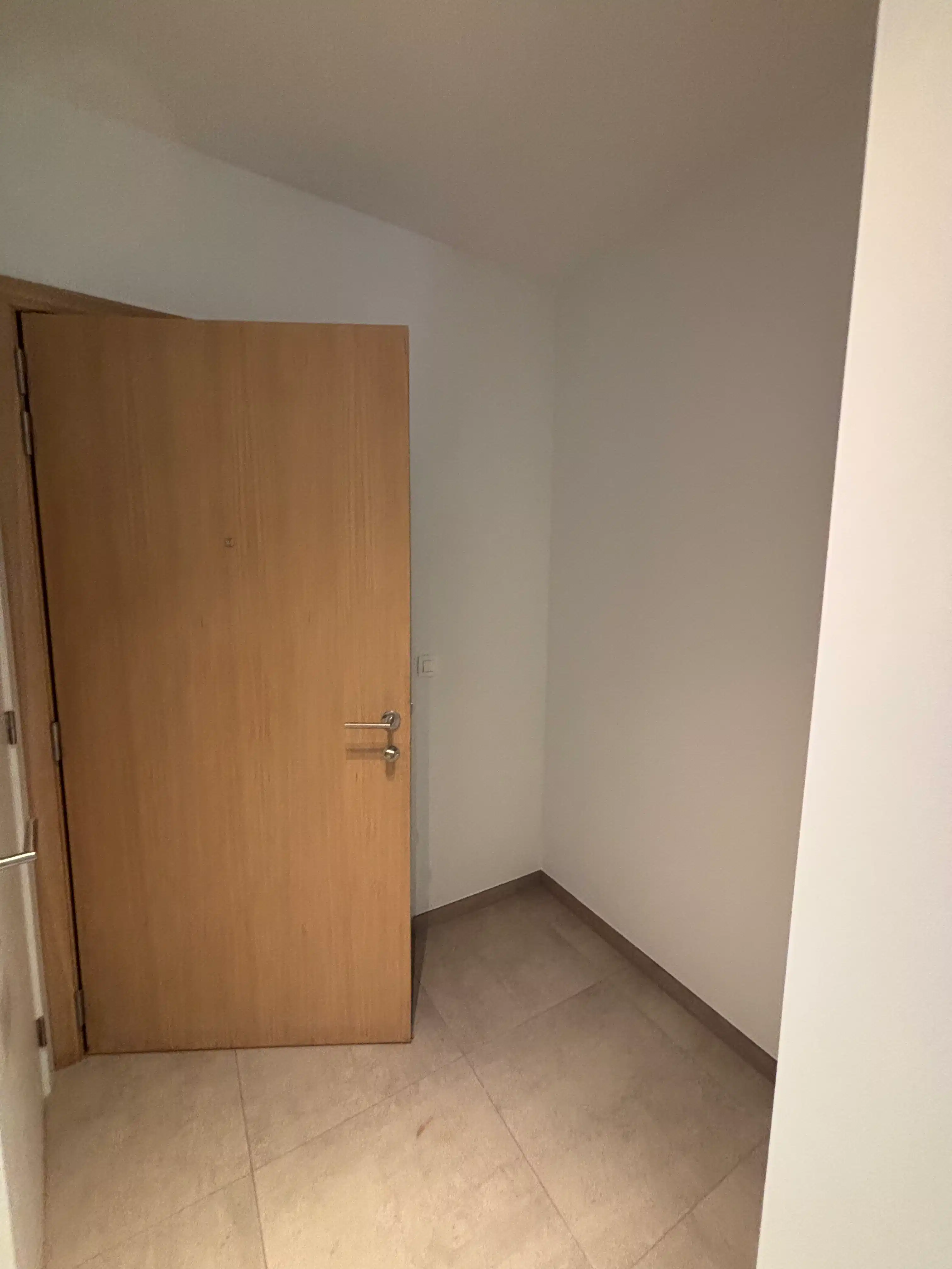 LUXUEUS NIEUWBOUWAPPARTEMENT MET SLAAPKAMER, BUREAU EN RUIM TERRAS foto 24