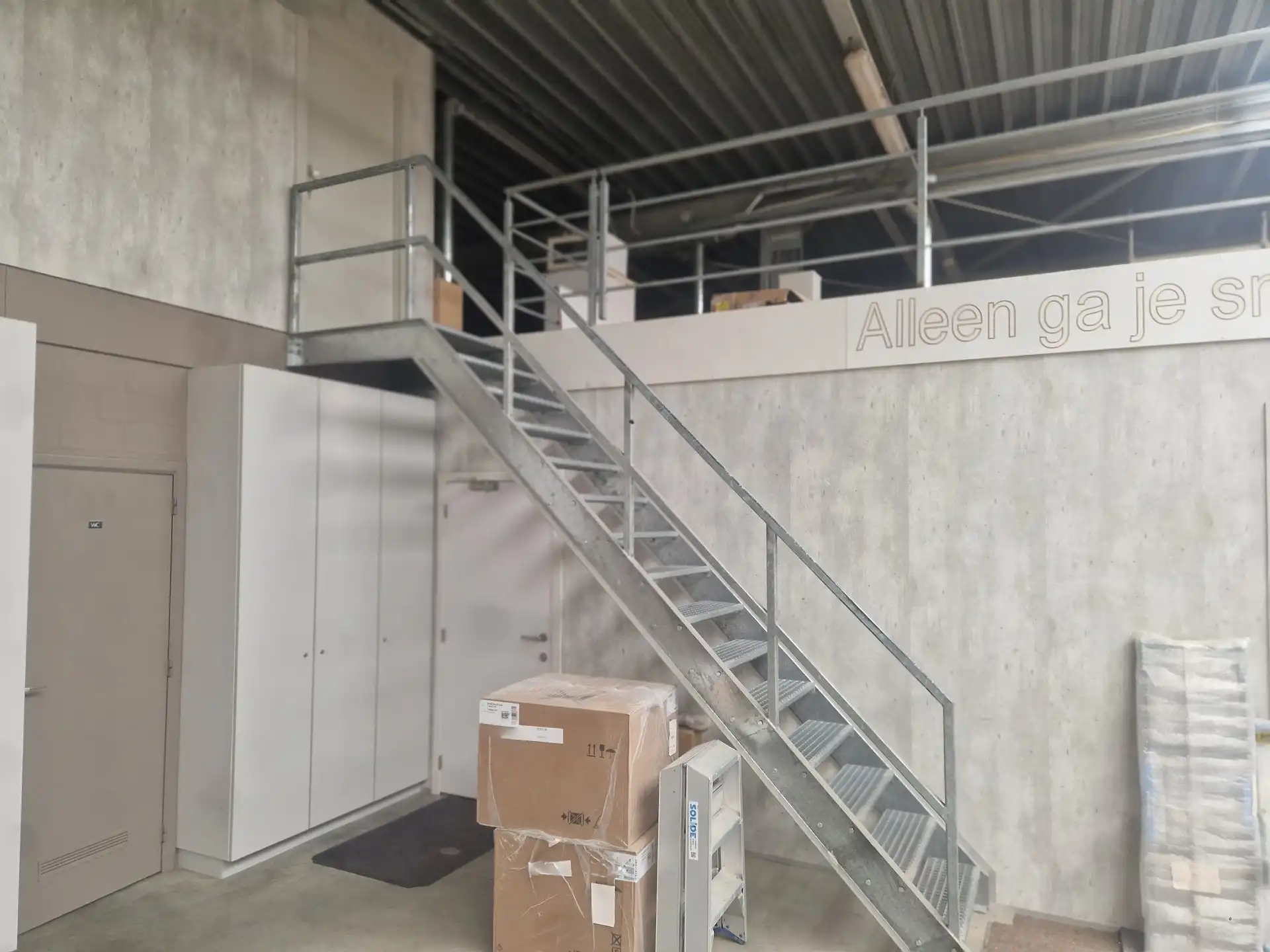 Magazijn met mezzanine te huur langs de Hinnenboomstraat 1c te Hoogstraten.  foto 5