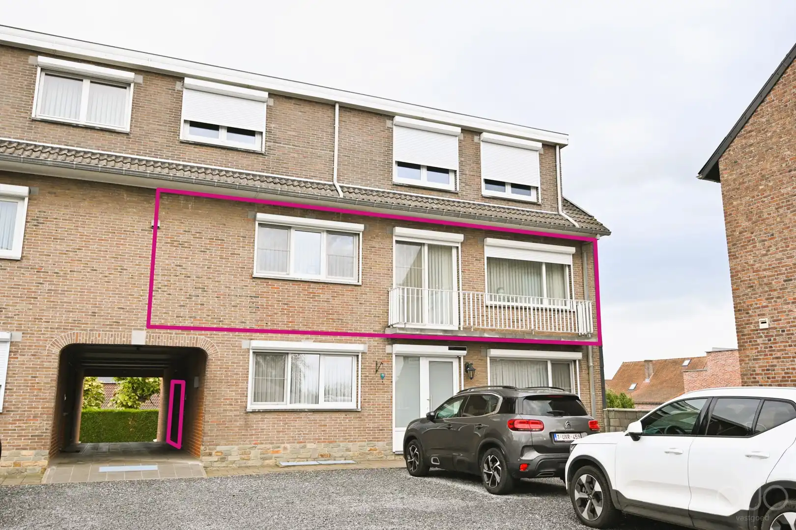 Ruim en luxueus afgewerkt 3-slaapkamerappartement (155 m²) met privé-inkom, kelder en garage in Heers foto 33