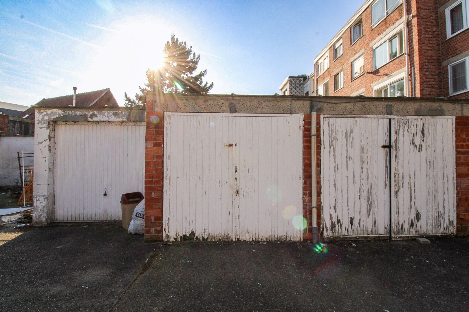 Uitzonderlijk ruim en centraal gelegen gelijkvloers appartement met drie slaapkamers, tuin én garage te koop in Deurne! foto 17