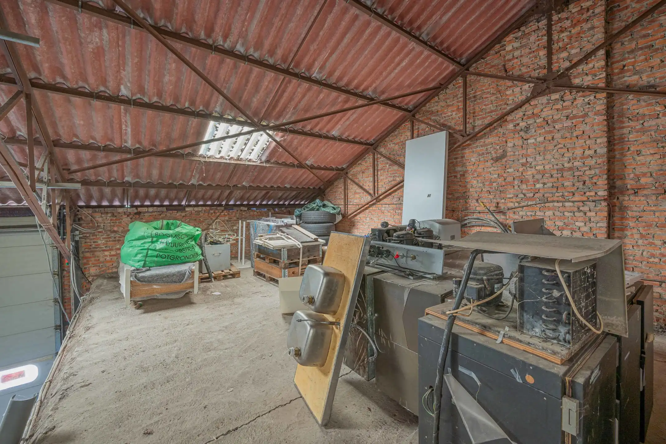Te renoveren woning met magazijn op ruim perceel (833 m²) foto 34
