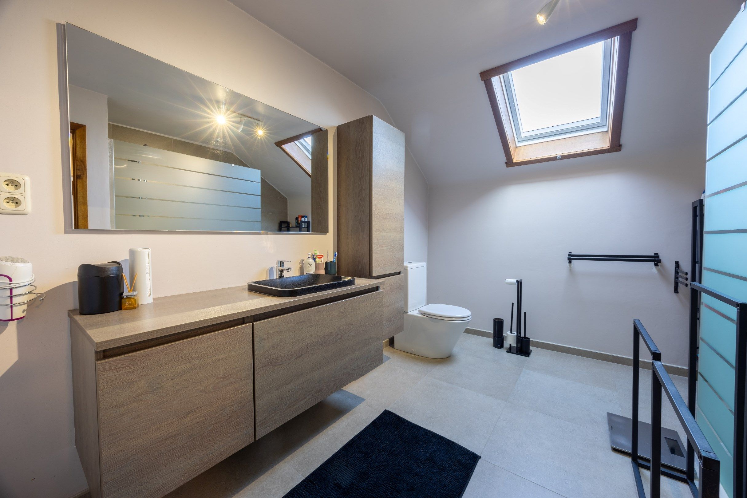 SCHITTEREND INSTAPKLARE WONING MET ZUIDGEORIENTEERDE TUIN foto 15