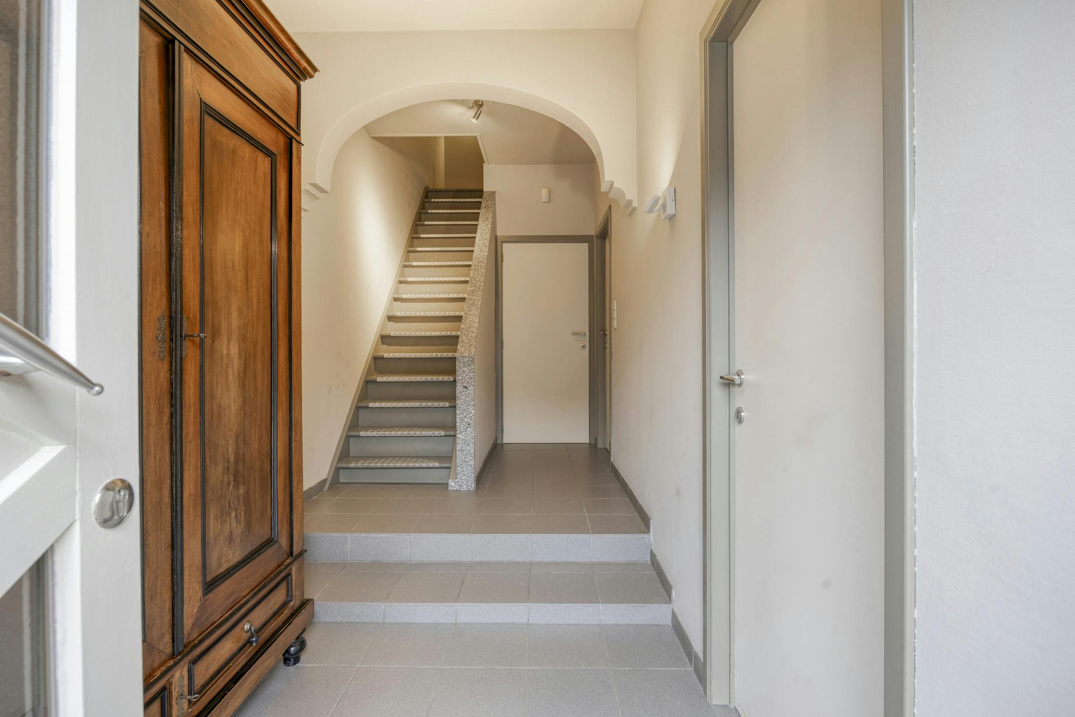 Goed gelegen stadswoning met 3 of 4 slaapkamers, tuin en garagebox  foto 3