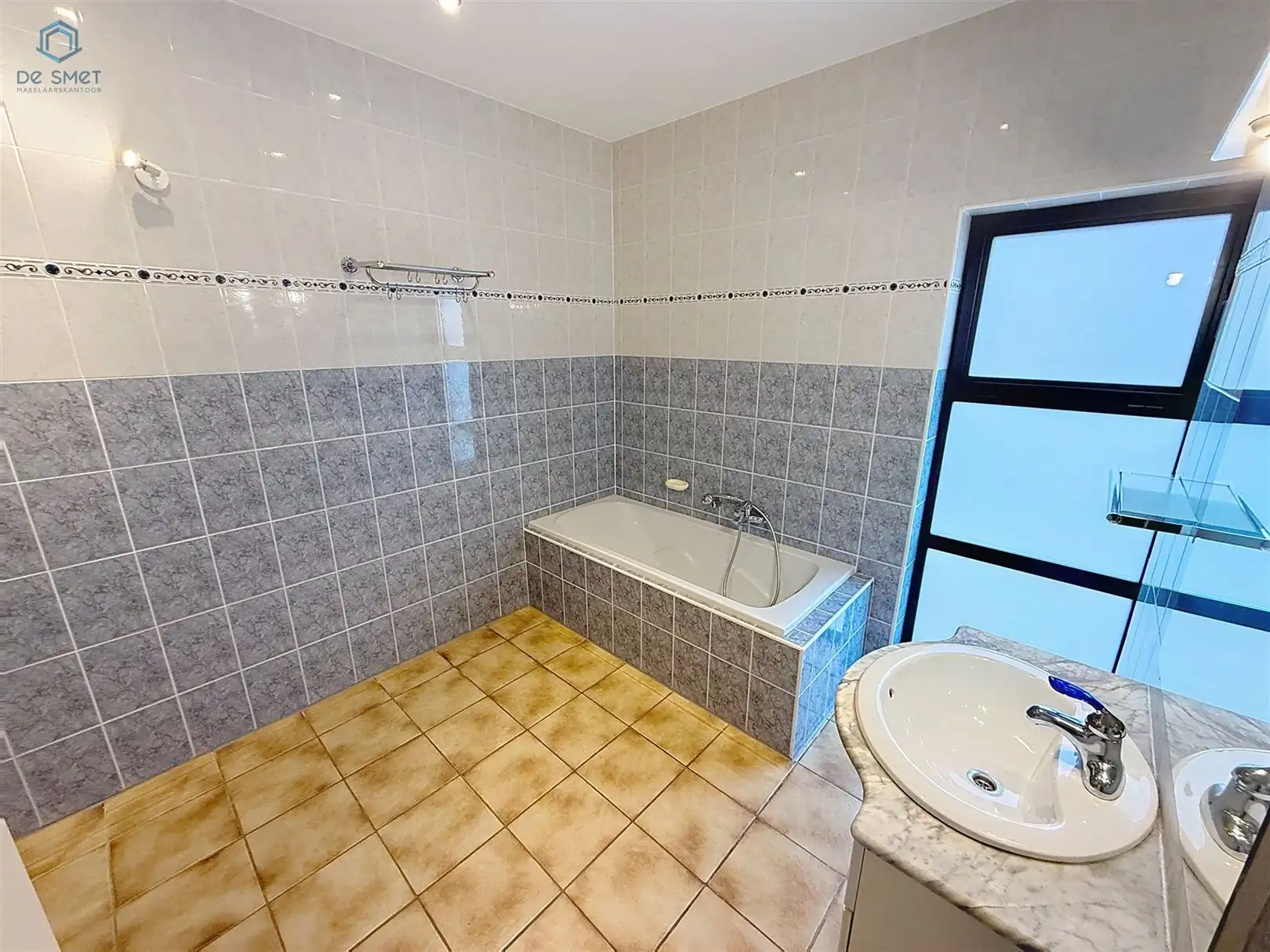 EERSTE BEZOEKDAG WOENSDAG 04/02 OP AFSPRAAK VAN 14U TOT 18U. foto 8