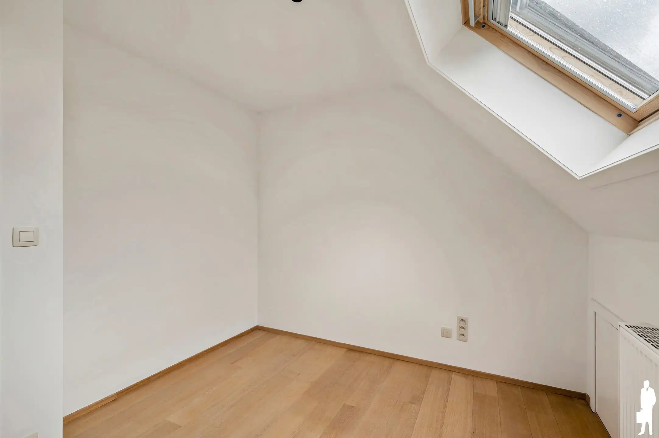 Goed onderhouden woning met 5 slaapkamers, 2 badkamers en een tuin centraal gelegen in Stabroek foto 23