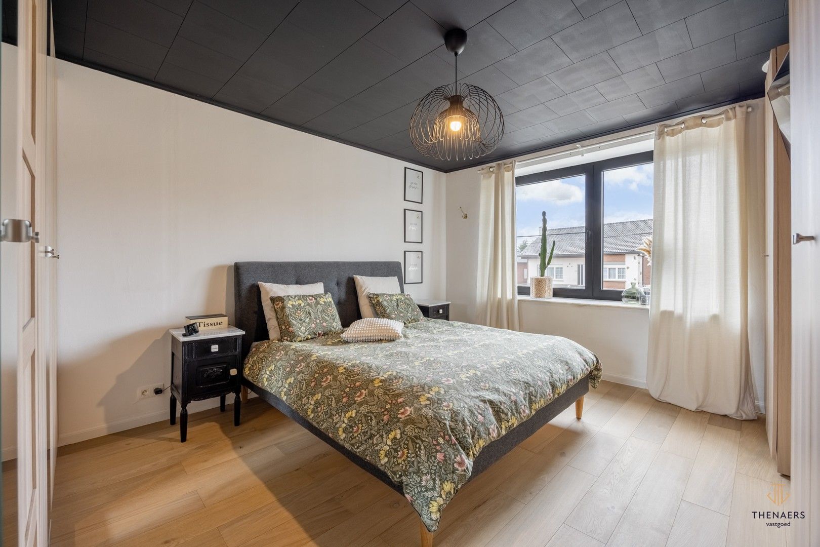 GEMODERNISEERDE GEZINSWONING MET 4 SLAAPKAMERS. foto 19
