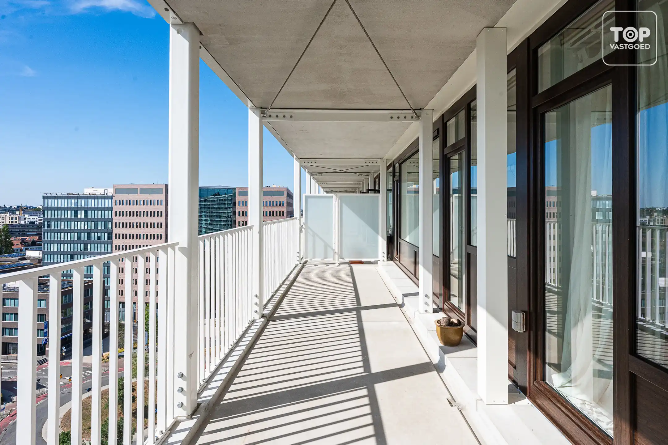 Lichtrijk appartement met groot terras en prachtig zicht over Gent foto 16