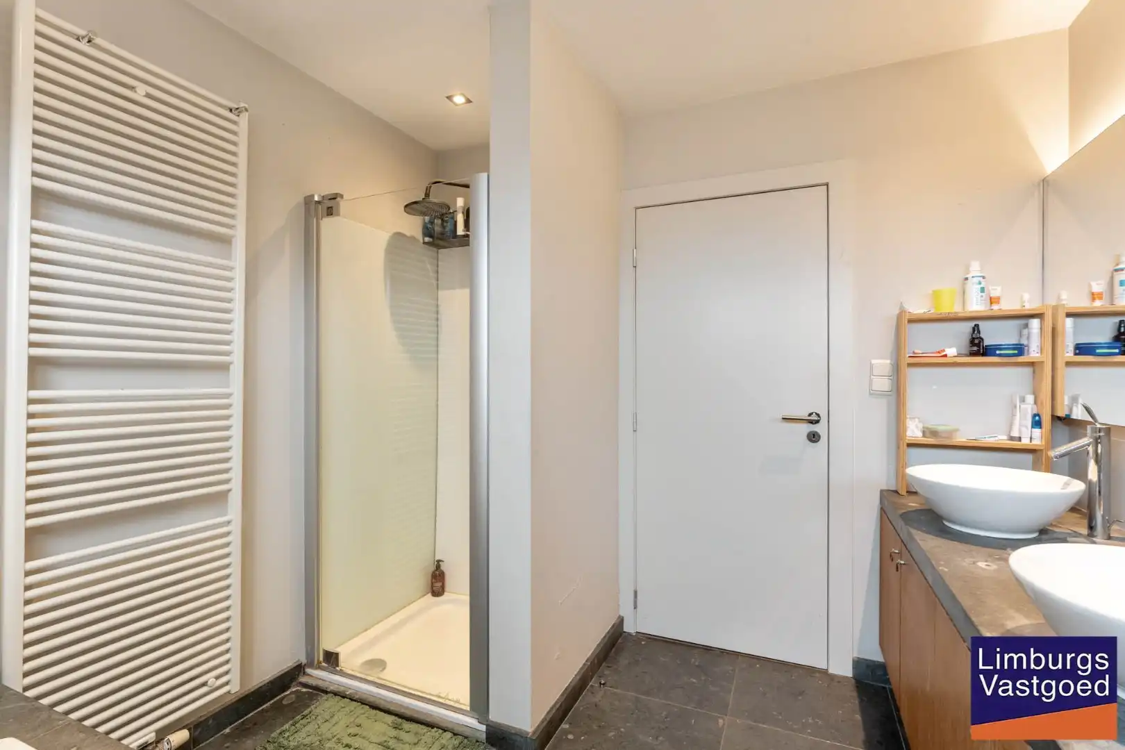 Industrieel gebouw,1.696m², met kantoren 120m² + appartement 120m², Genk-Zuid foto 34