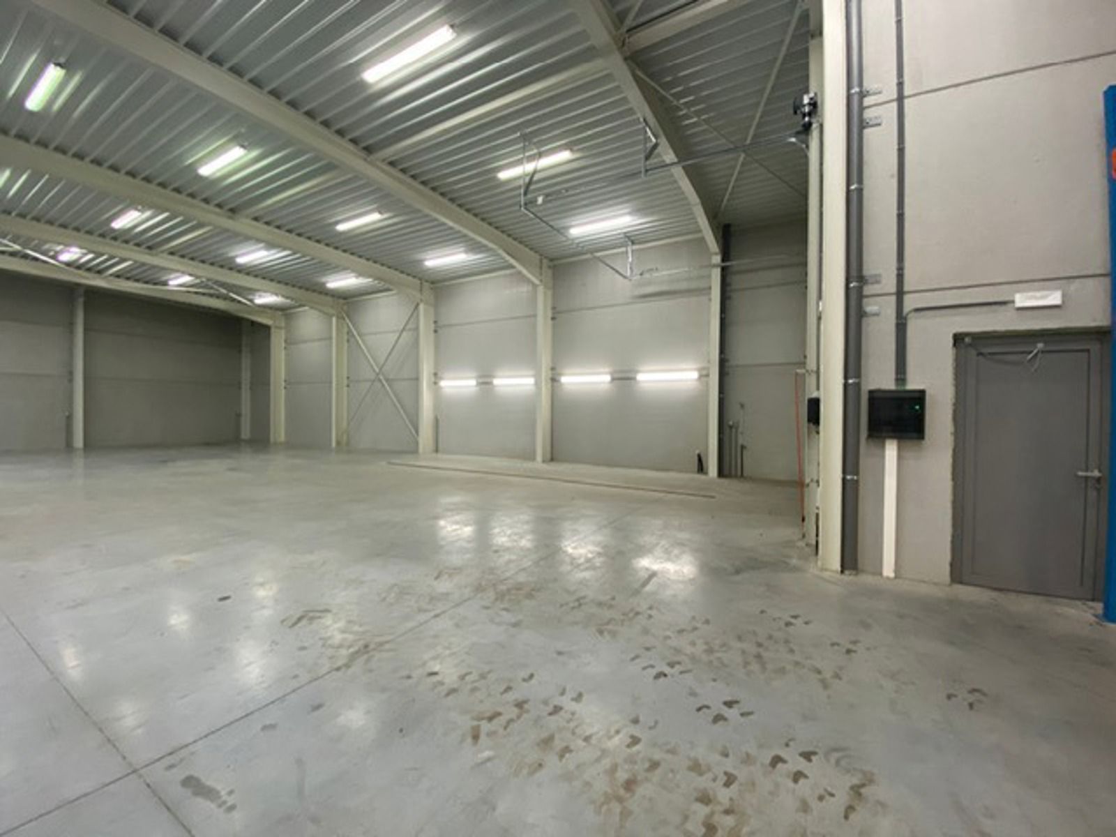 Bedrijfsgebouw te Bree foto 5