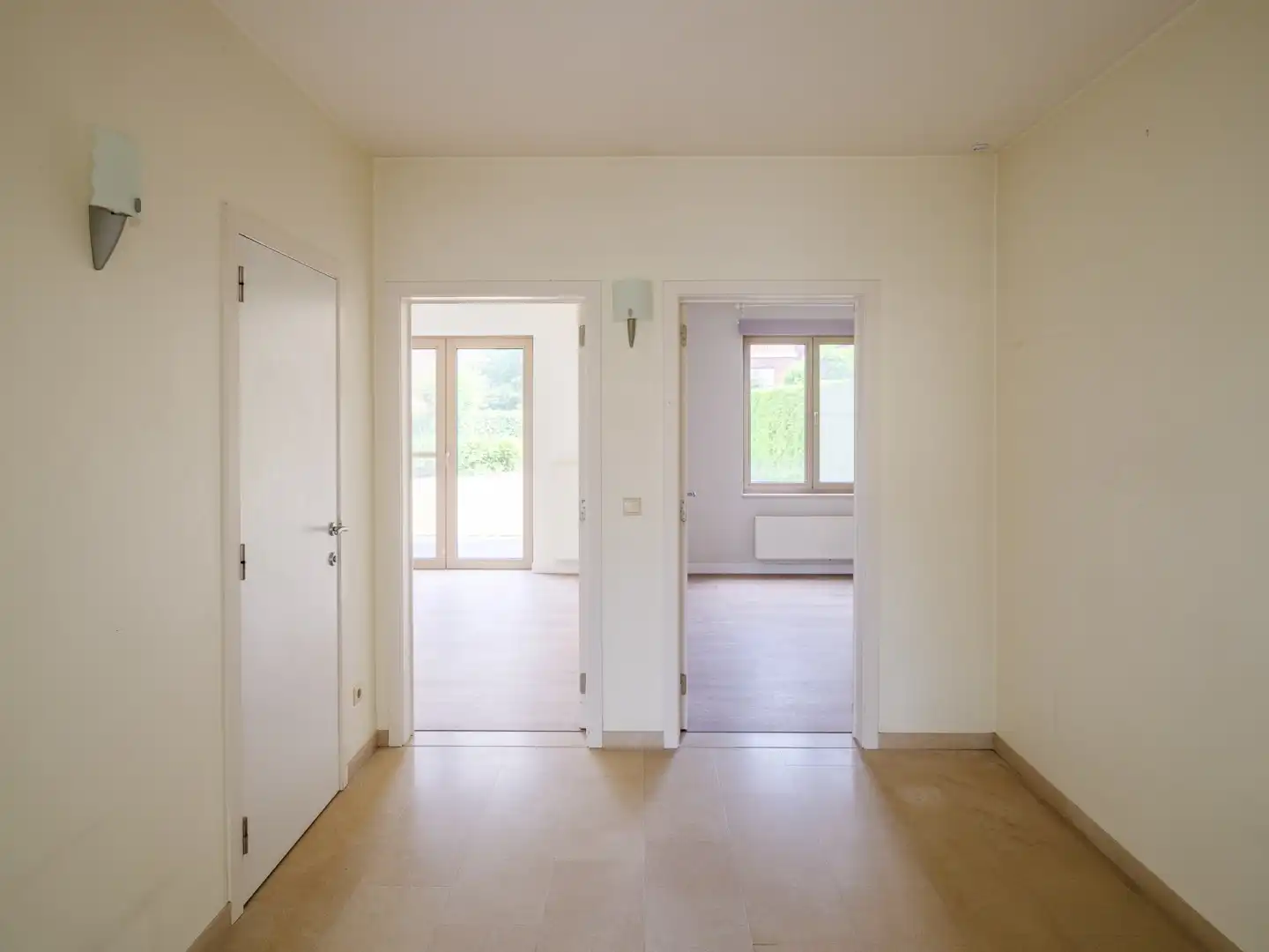 Instapklaar gelijkvloers appartement met 2 slaapkamers en zonnige privétuin foto 2