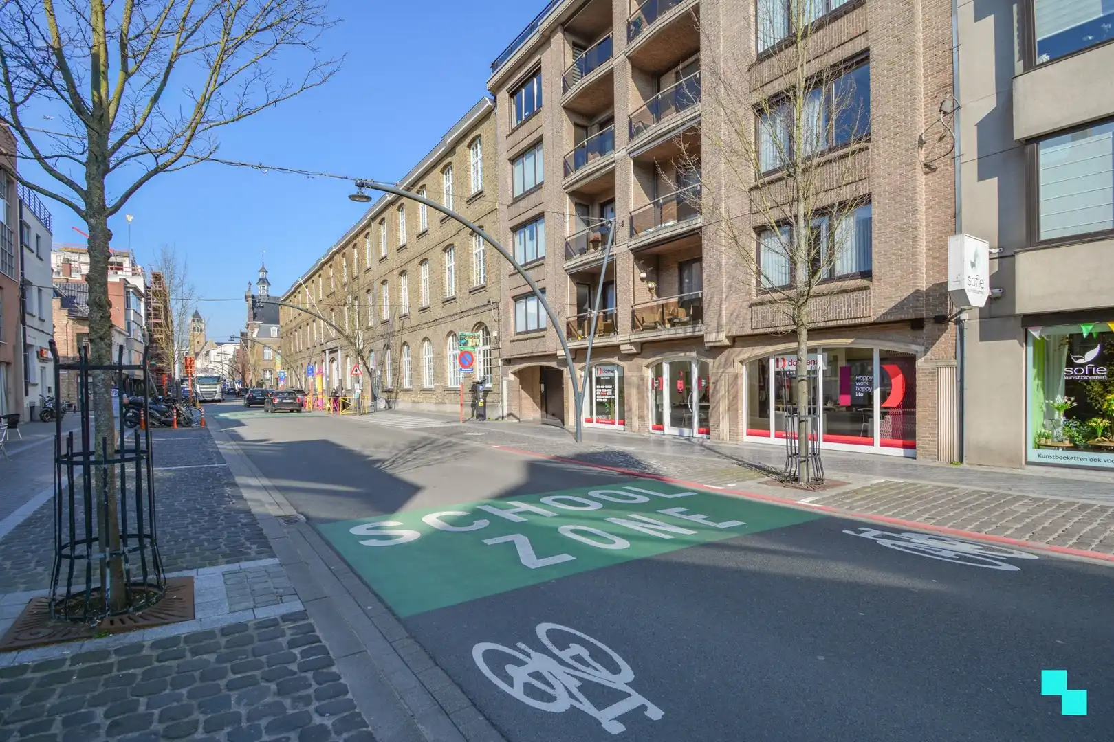 Gerenoveerd 3-slaapkamer appartement te Roeselare foto 3