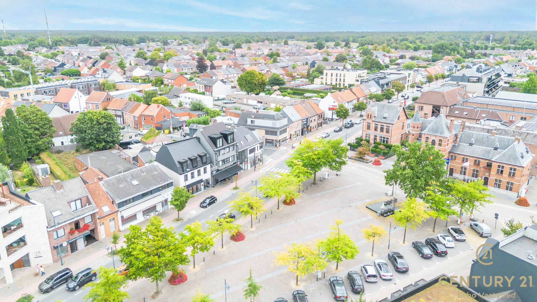Instapklare handelsruimte in hartje Oud-Turnhout foto {{pictureIndex}}