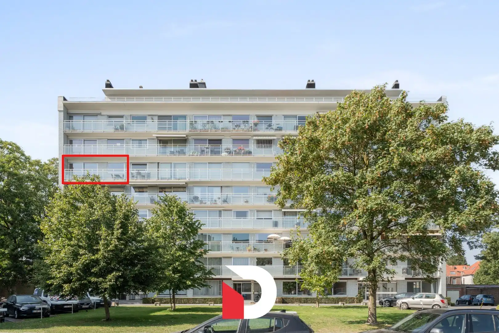 Schitterend gerenoveerd en uiterst aangenaam hoekappartement met 3 slaapkamers op een toplocatie te Sint-Andries (Sint-Baafs). foto 5