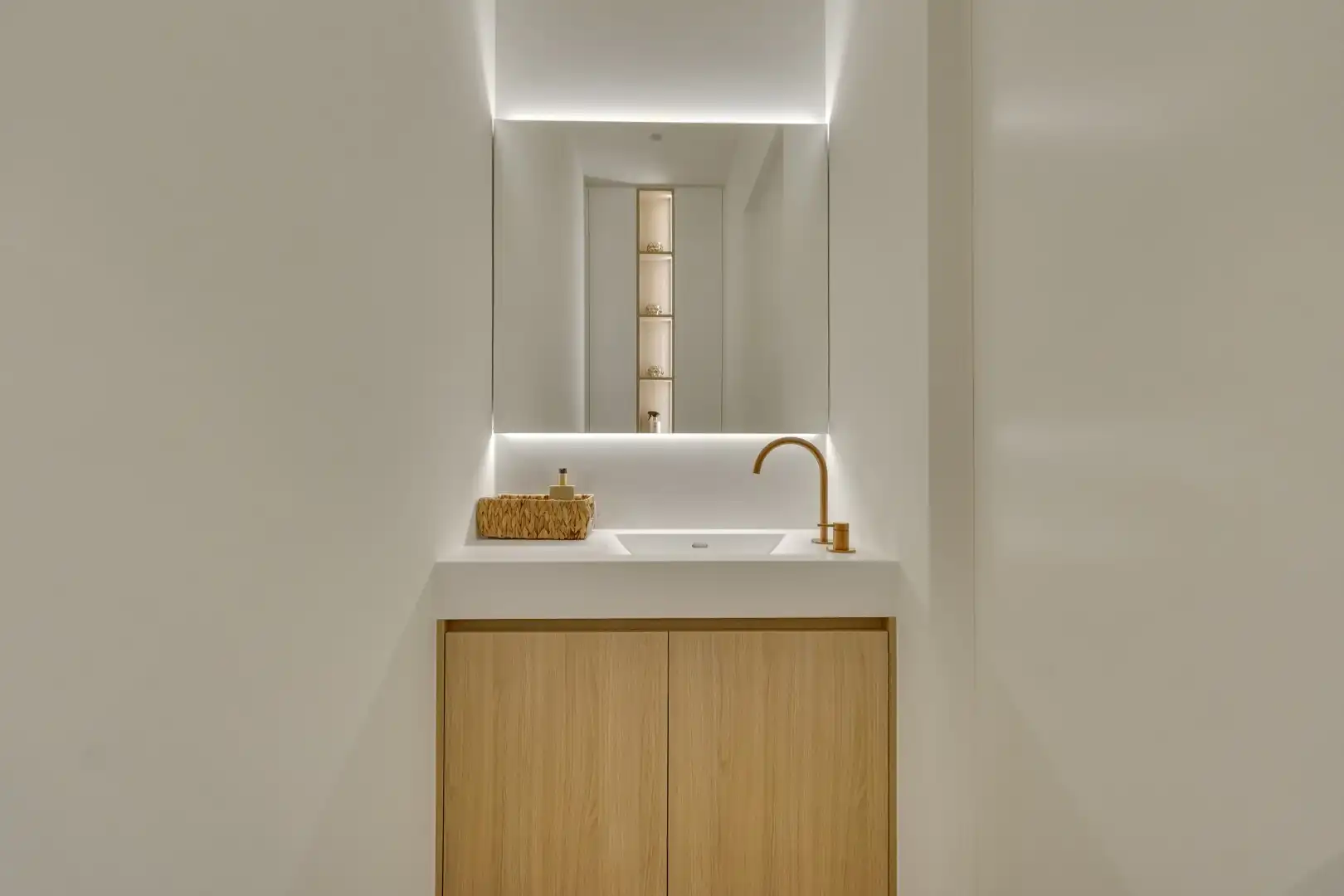 Luxe gelijkvloerse villa met zwembad & multifunctioneel poolhouse te Lanklaar foto 14