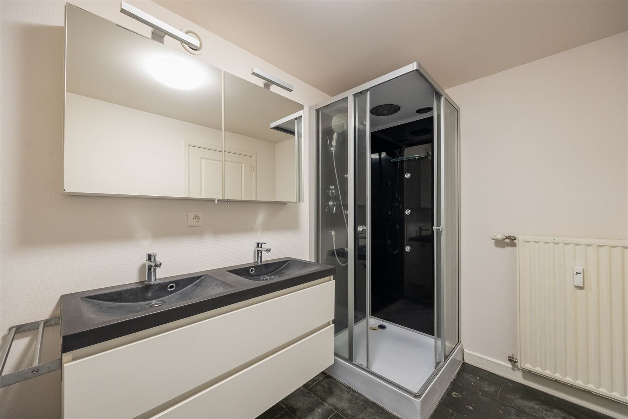 Recent gerenoveerd appartement met 3 slpkms foto 15