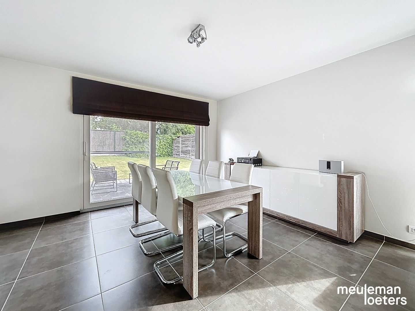Lichtrijke halfopen woning in rustige verkaveling foto 3