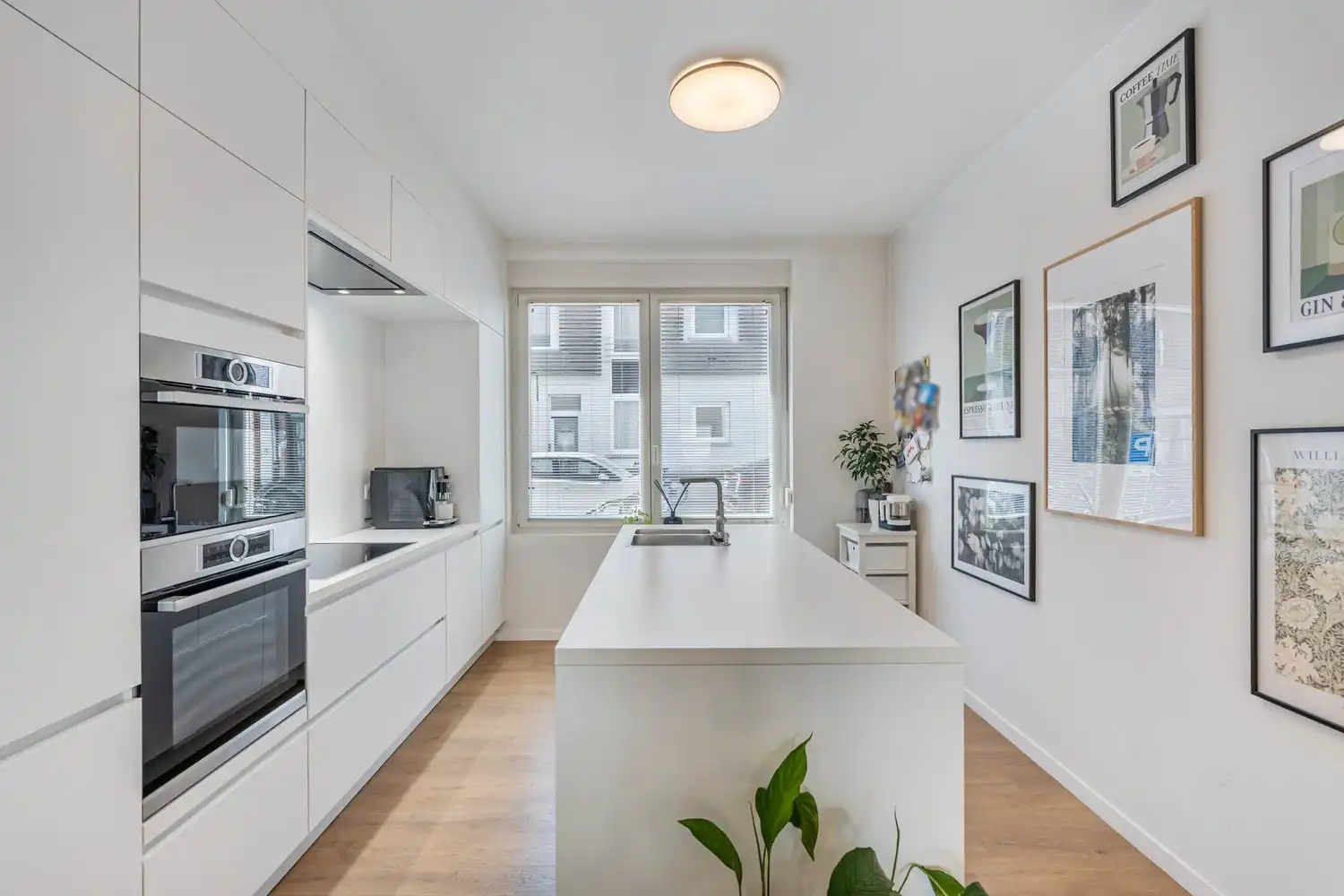 Recent en volledig gerenoveerde woning met 3 slaapkamers en 2 badkamers te centrum Leuven! foto 4