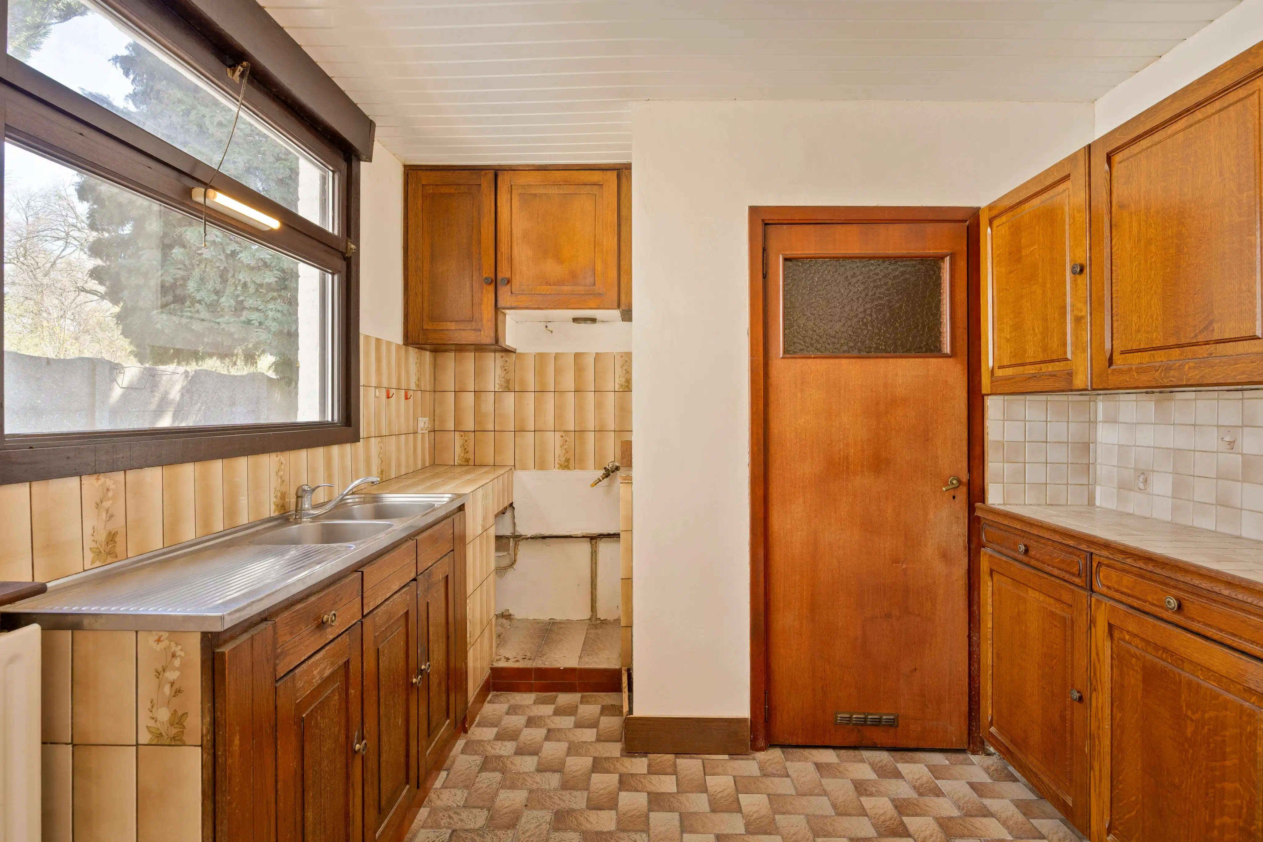 Charmant huis met veel potentieel te koop in Kapellen! foto 11