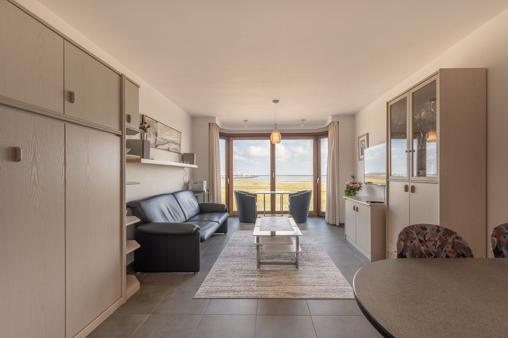 Lichtrijk appartement met frontaal zeezicht foto 2