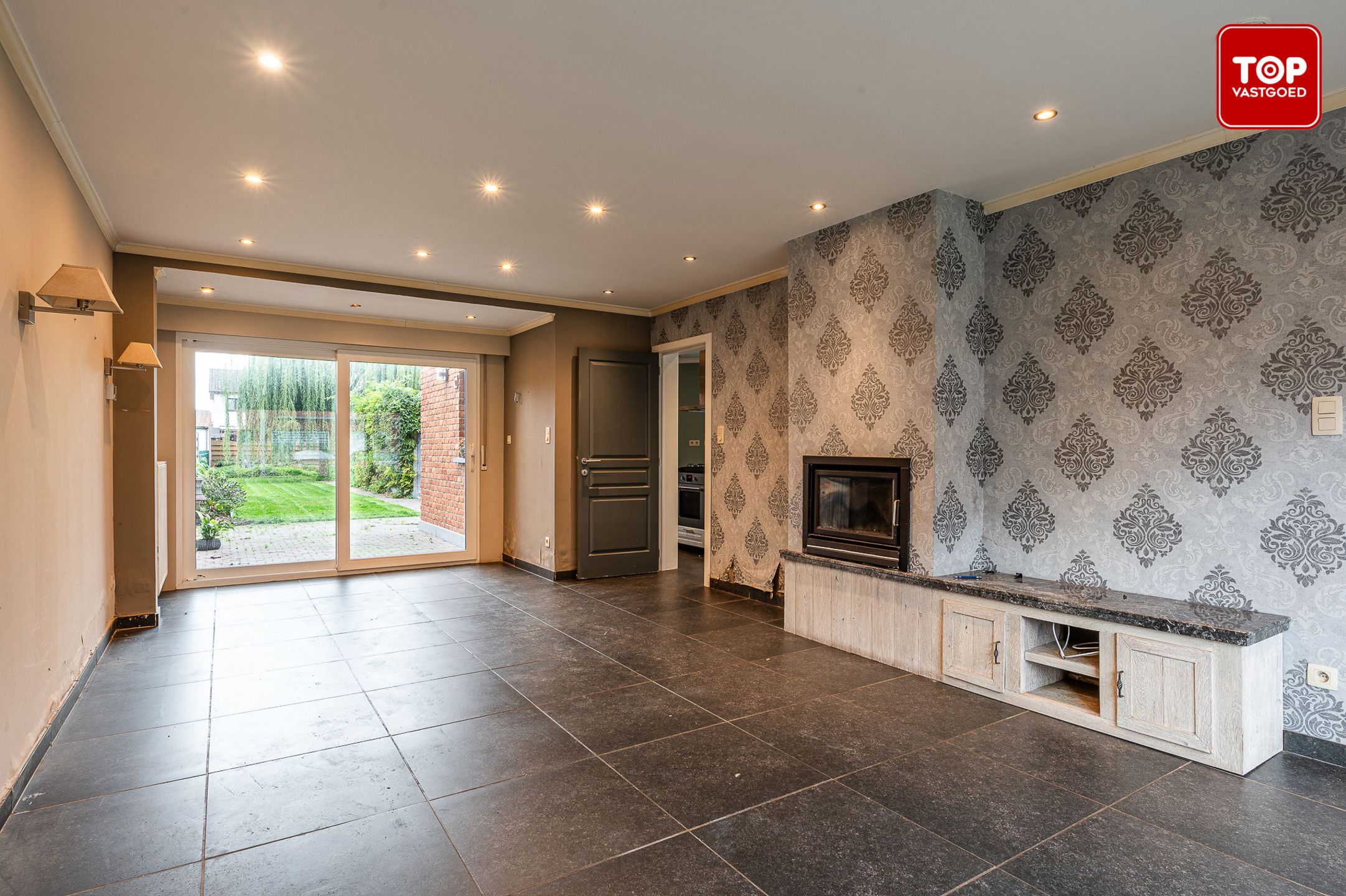 Halfopen woning met 4 slaapkamers, grote tuin en  ruime garage foto 3