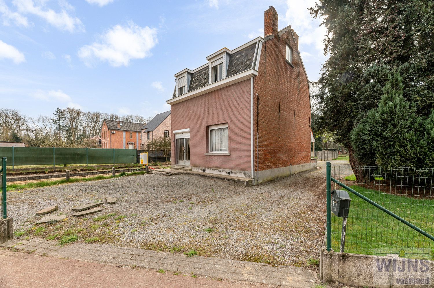 Renovatieproject met prachtige tuin en zicht op bos foto 21