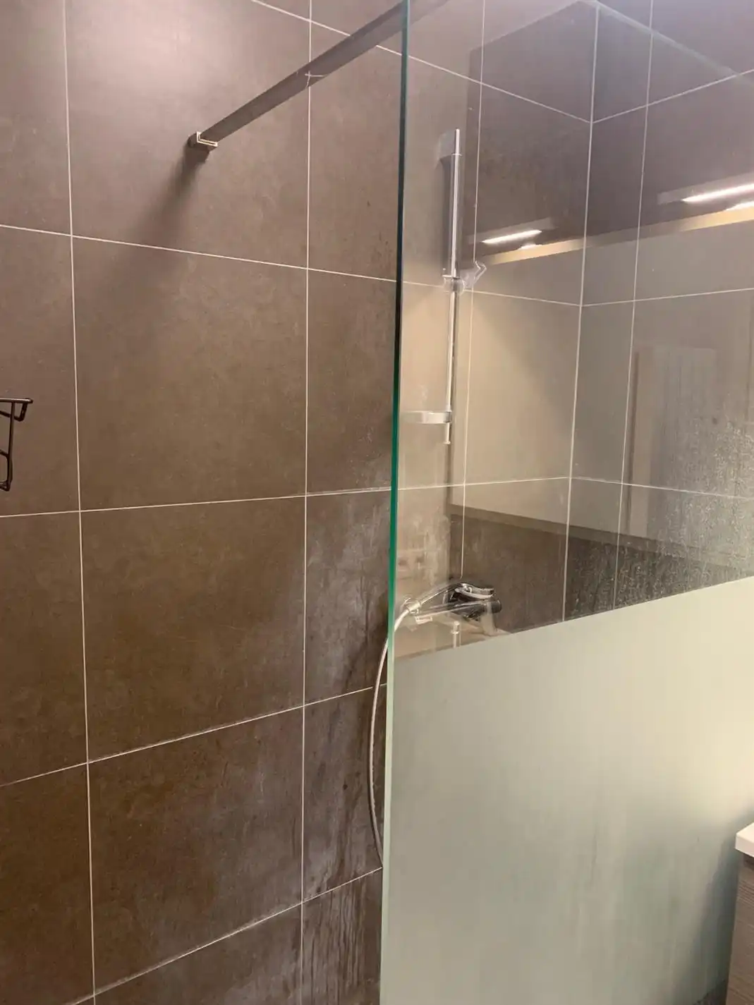 Ongemeubeld tweeslaapkamerappartement met berging én garagebox - prachtige ligging in Stil Ende Brugge foto 13