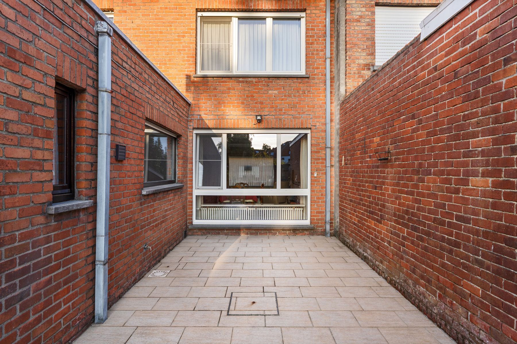 3 slpk. woning met zonnige tuin in hartje Sint-Michiels foto 17