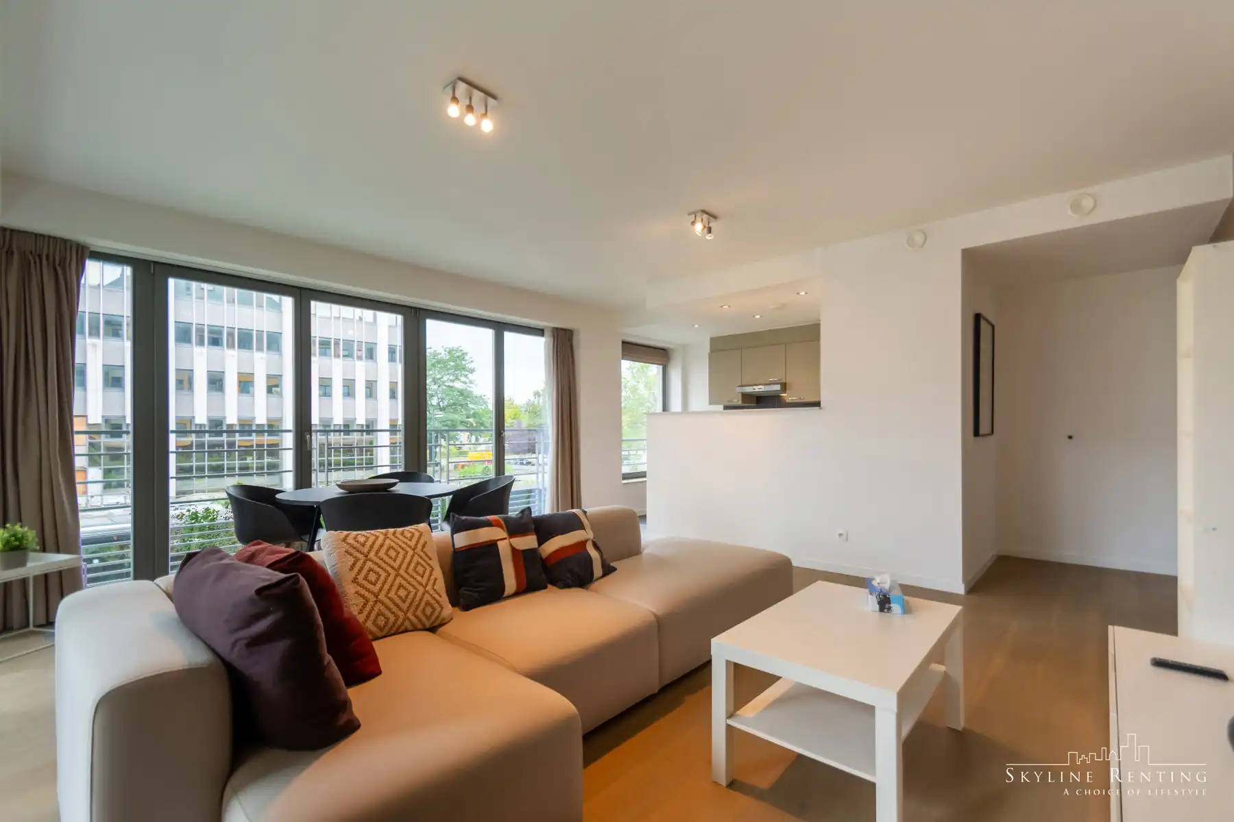 Prachtig ingericht app. 2 kamers + terras (NATO gebied) foto 2
