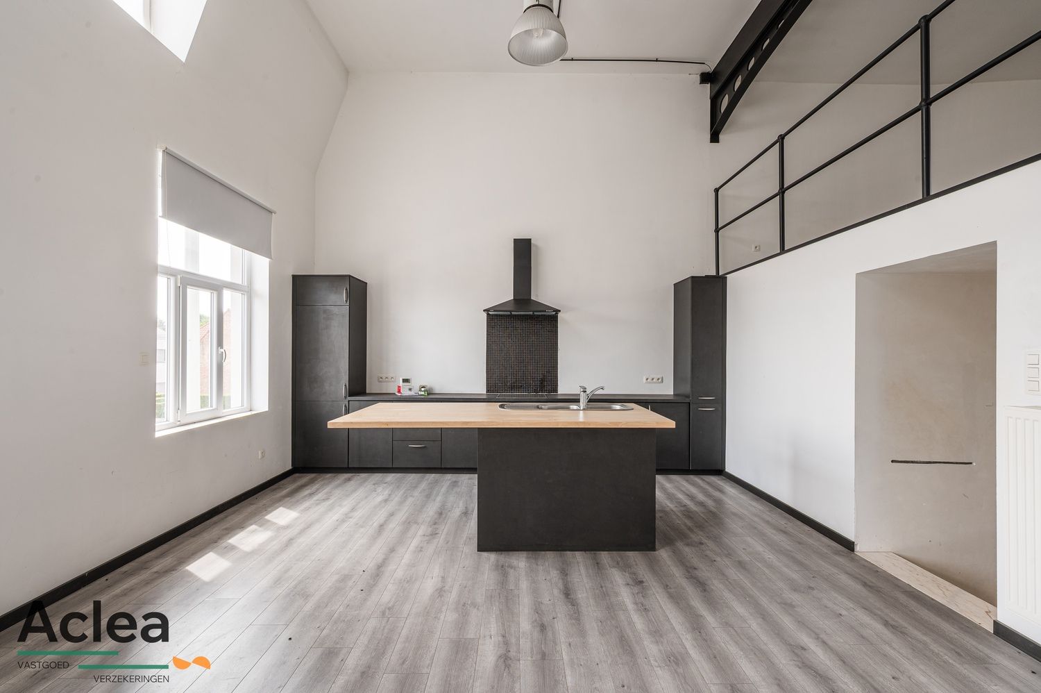 Polyvalente eigendom bestaande uit loft, handelruimte en hobbyruimte foto 15