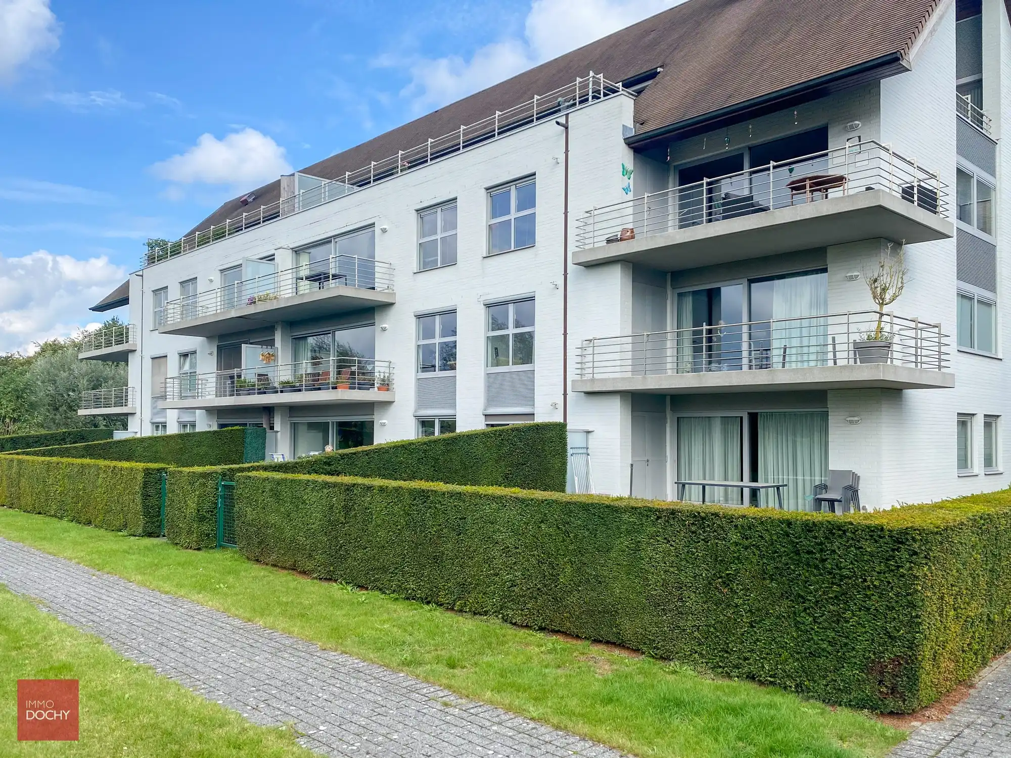 Mooi standingvol appartement met ZW-zicht op Gaverbeek | Potegemstraat foto {{pictureIndex}}