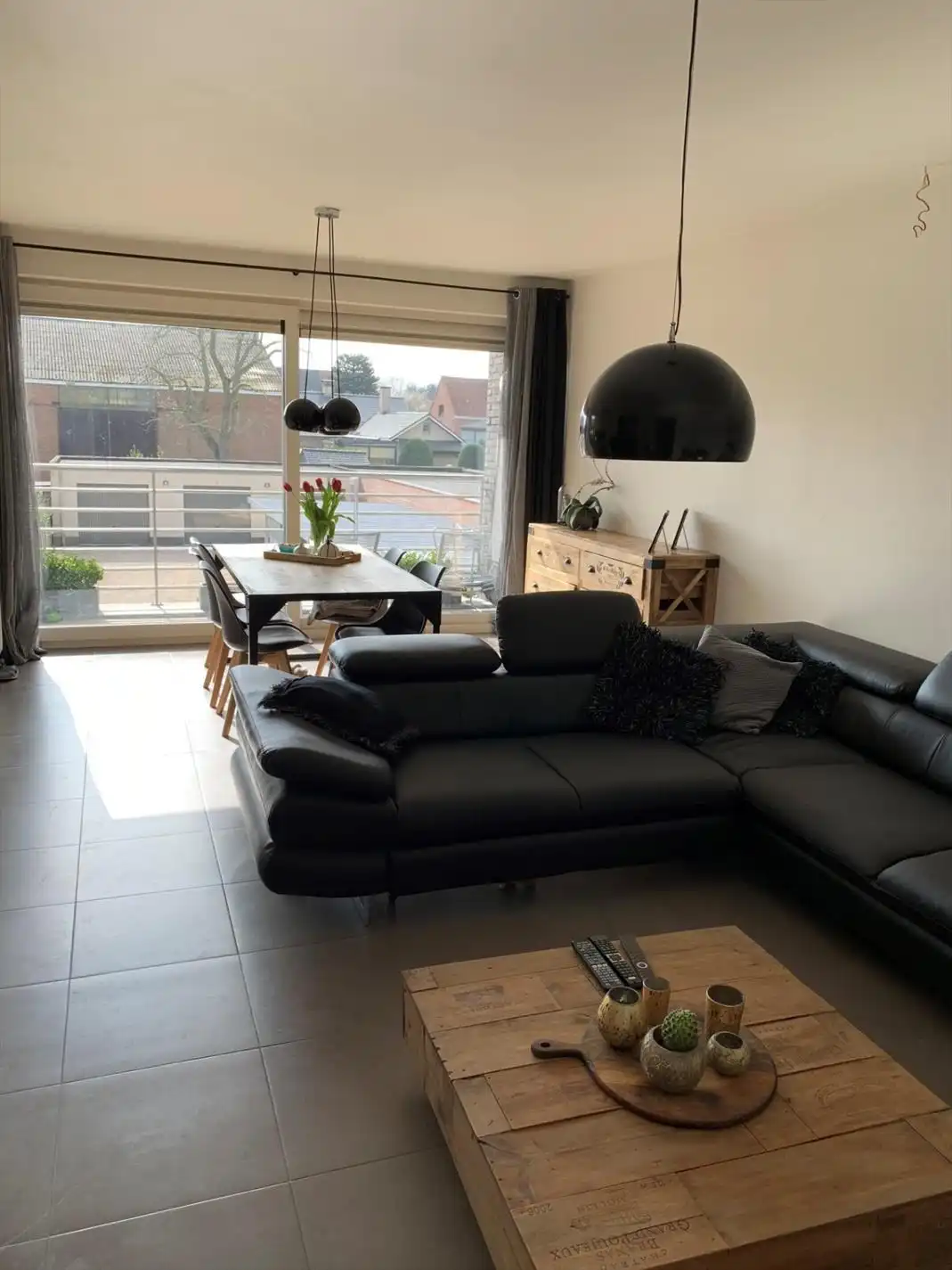 Modern en centraal gelegen appartement te Zulte. foto 4