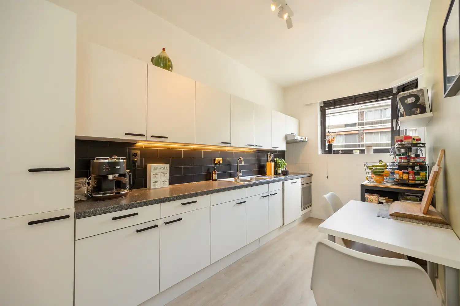 Recent gerenoveerd 2-slaapkamer appartement foto 3