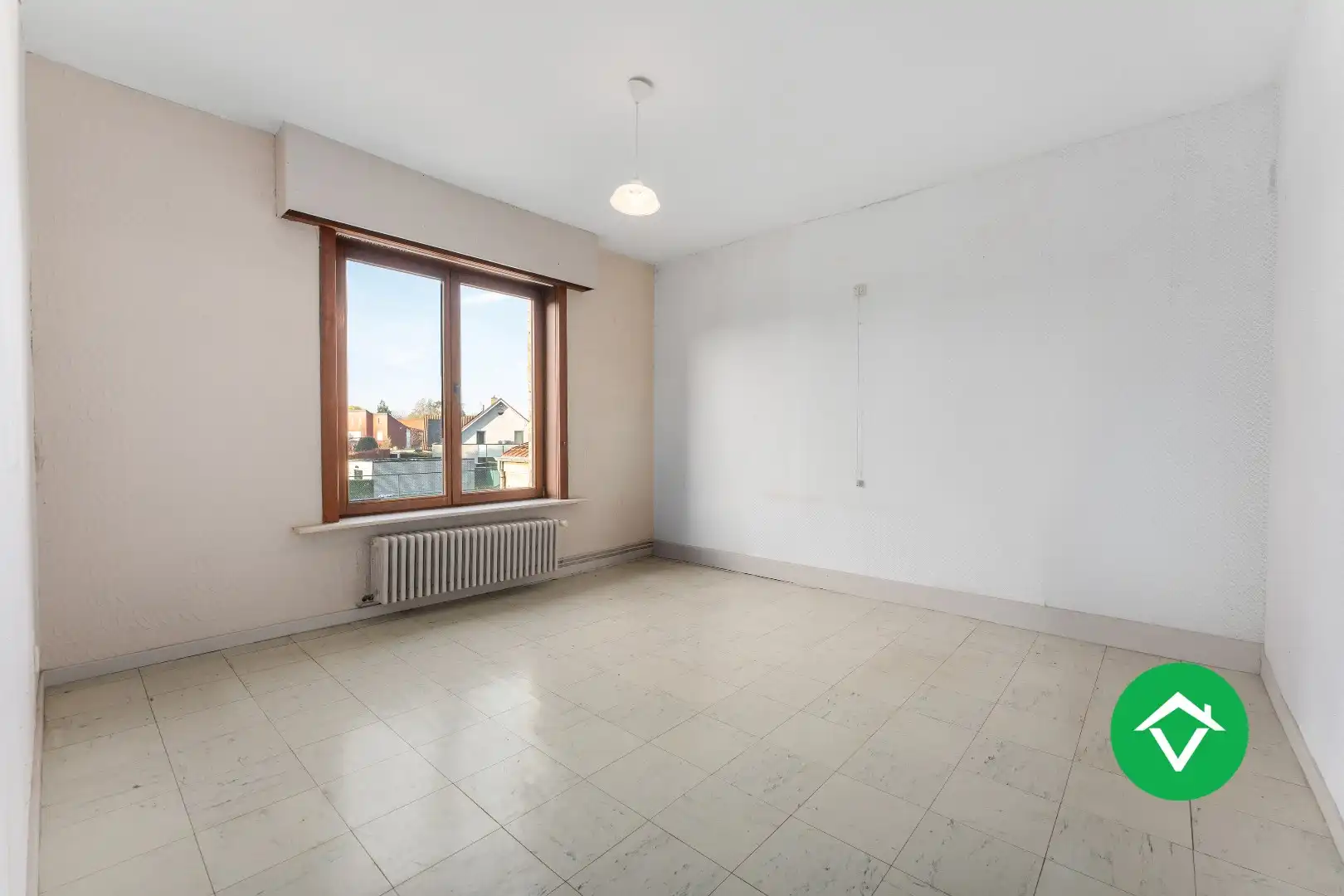 Ruim herenhuis met 4 slaapkamers en aparte garagebox in centrum Gistel foto 18