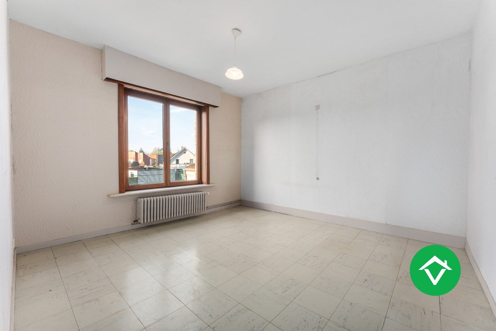 Ruim herenhuis met 4 slaapkamers en aparte garagebox in centrum Gistel foto 17