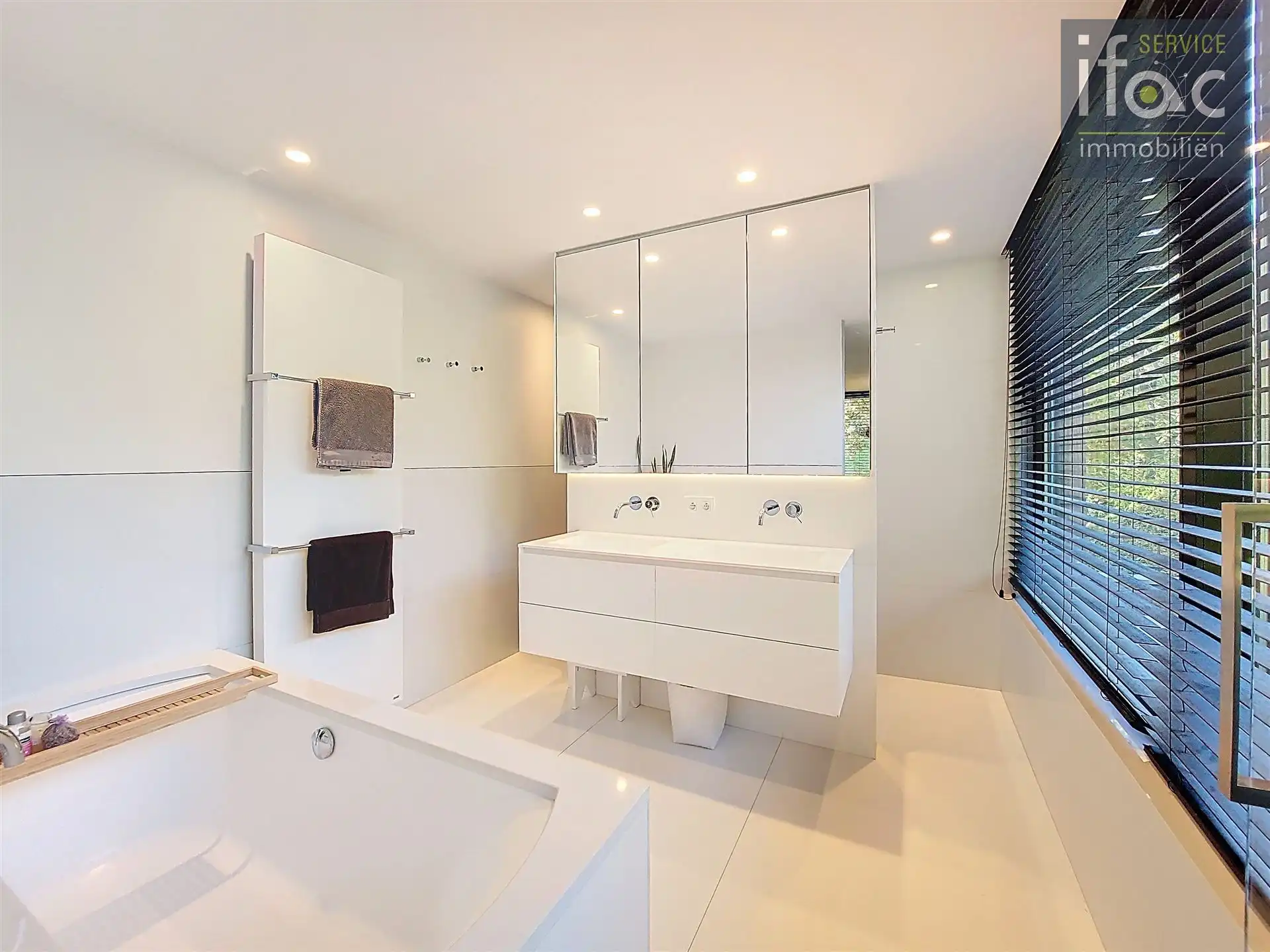 Exclusieve postmodernistische luxevilla grenzend aan bos foto 21