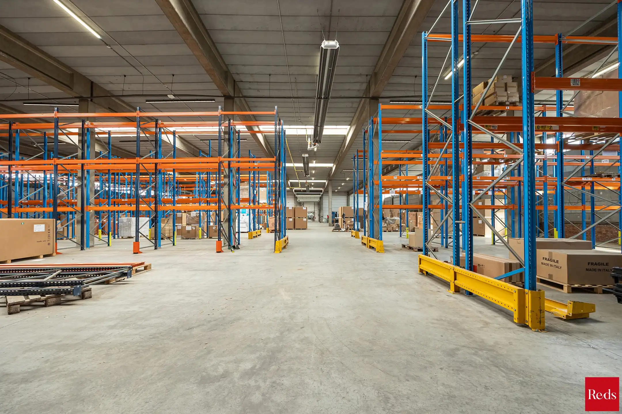 logistiek bedrijfsgebouw te huur op toplocatie foto 7