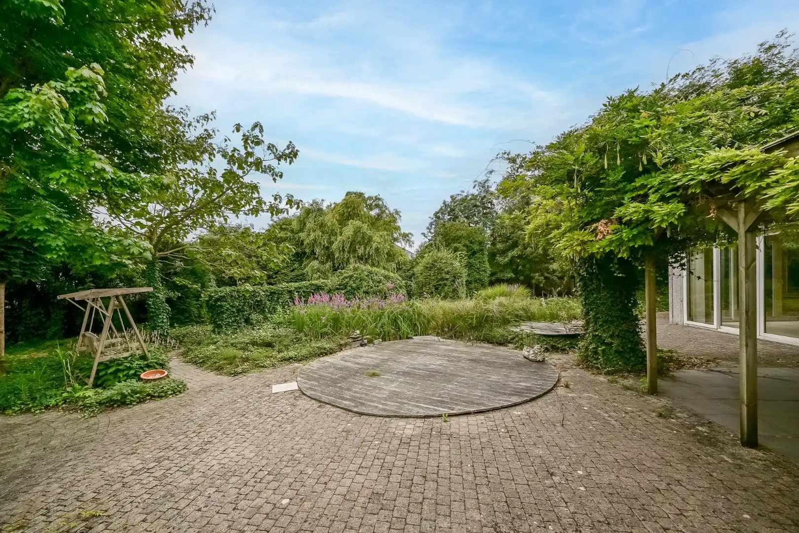 Winkelruimte met magazijn en woonst te Oostende foto 27