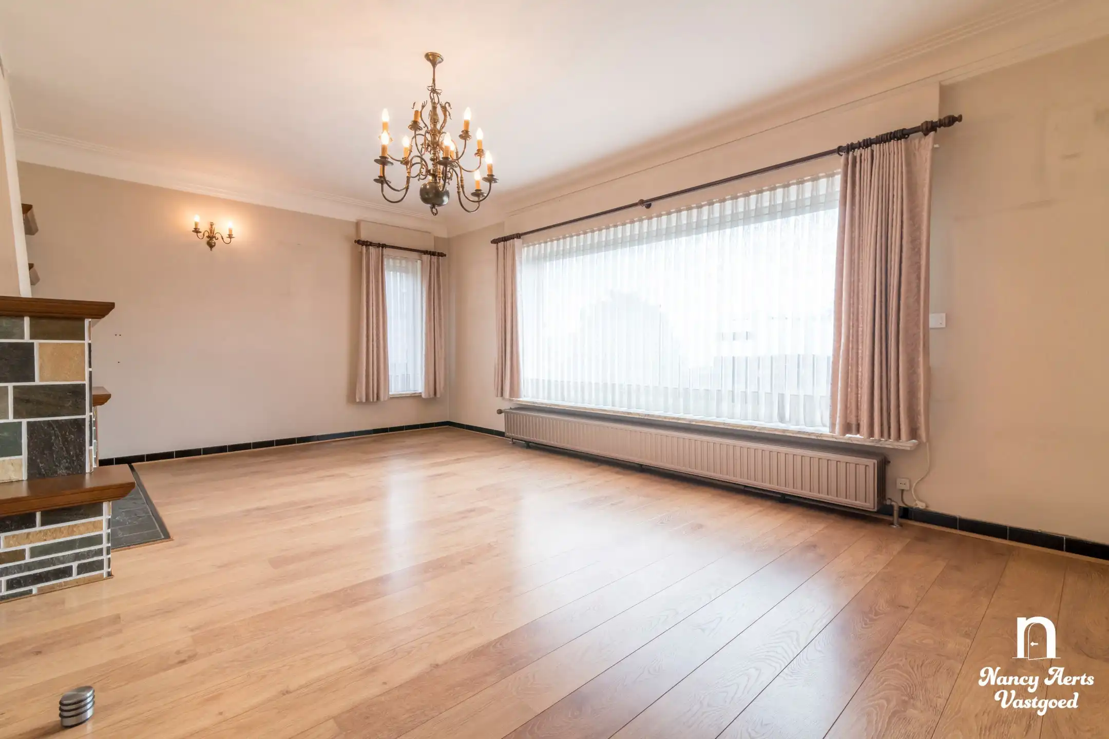 Karaktervolle woning met groene tuin in een rustige straat foto 12