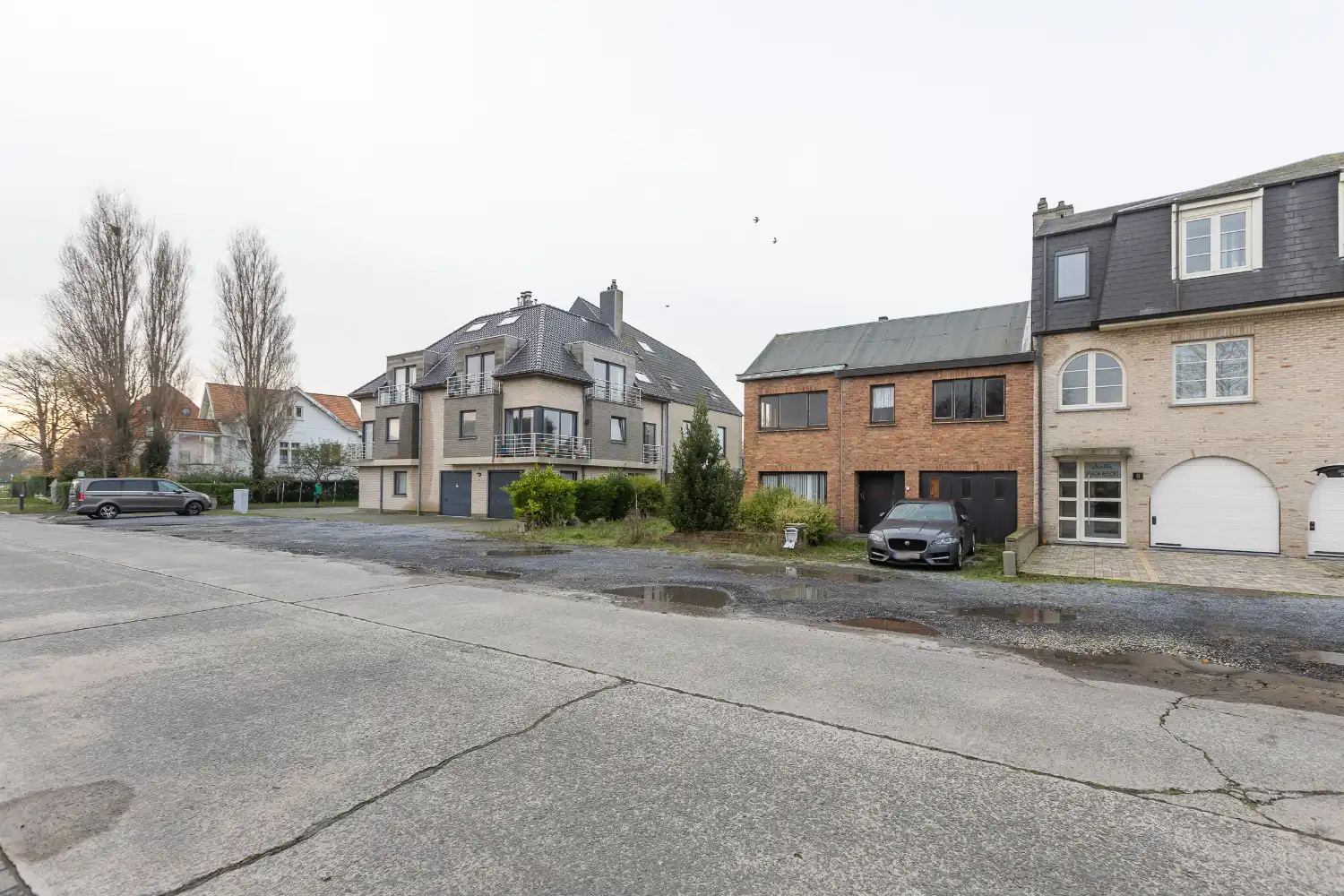 Te renoveren woning op uitstekende locatie foto 32