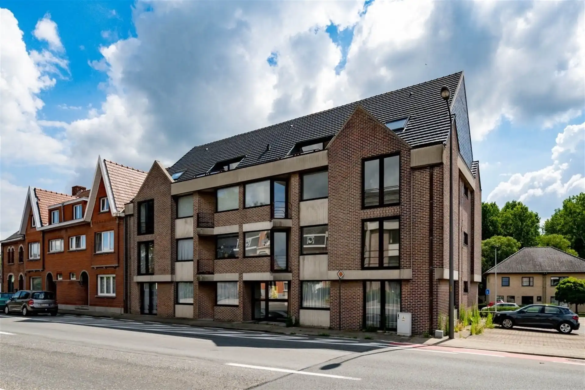 Gelijkvloersappartement met drie slaapkamers en garage foto 13