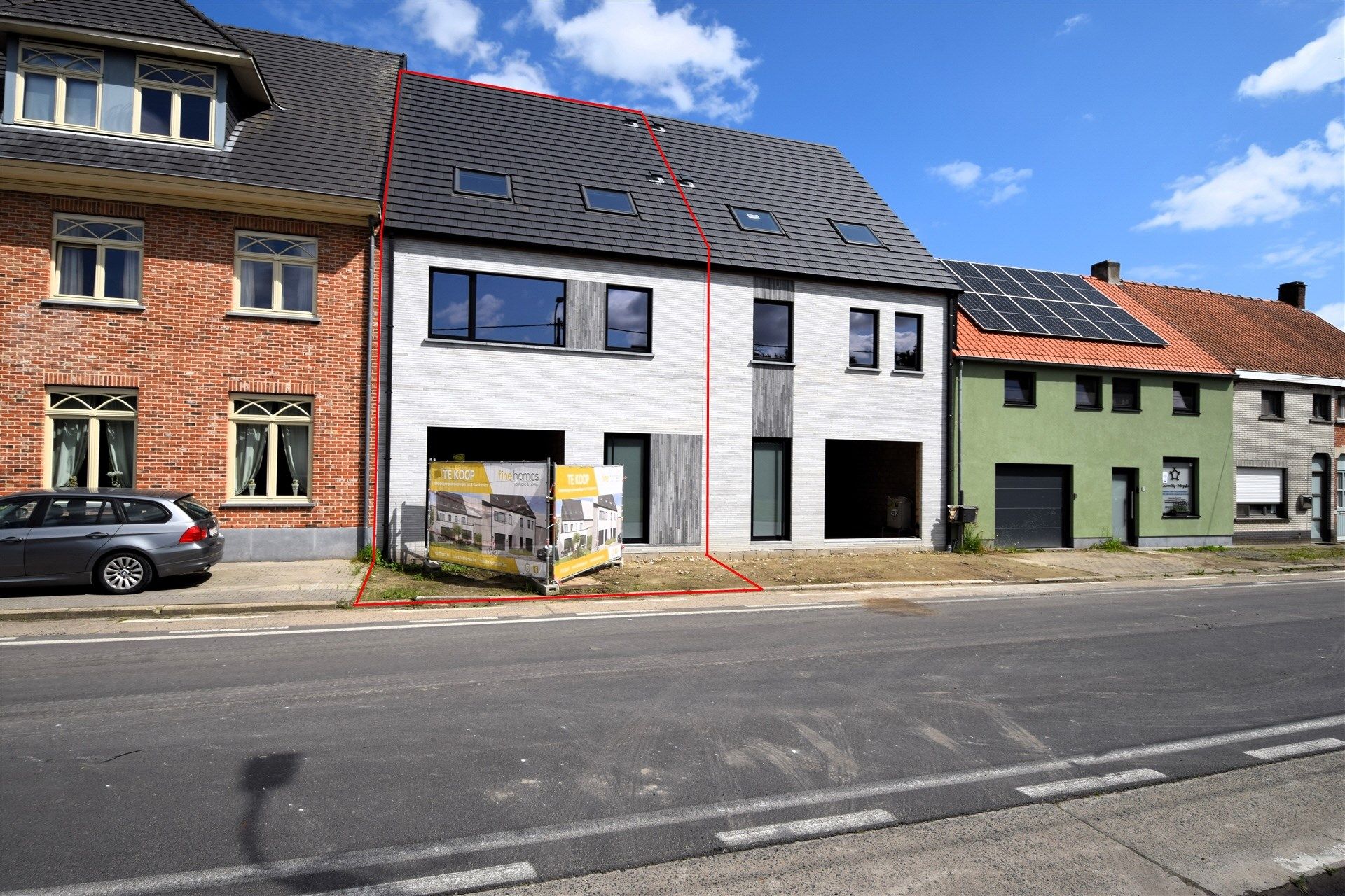 Ruime nieuwbouwwoning met 4 slaapkamers en inpandige garage foto 1