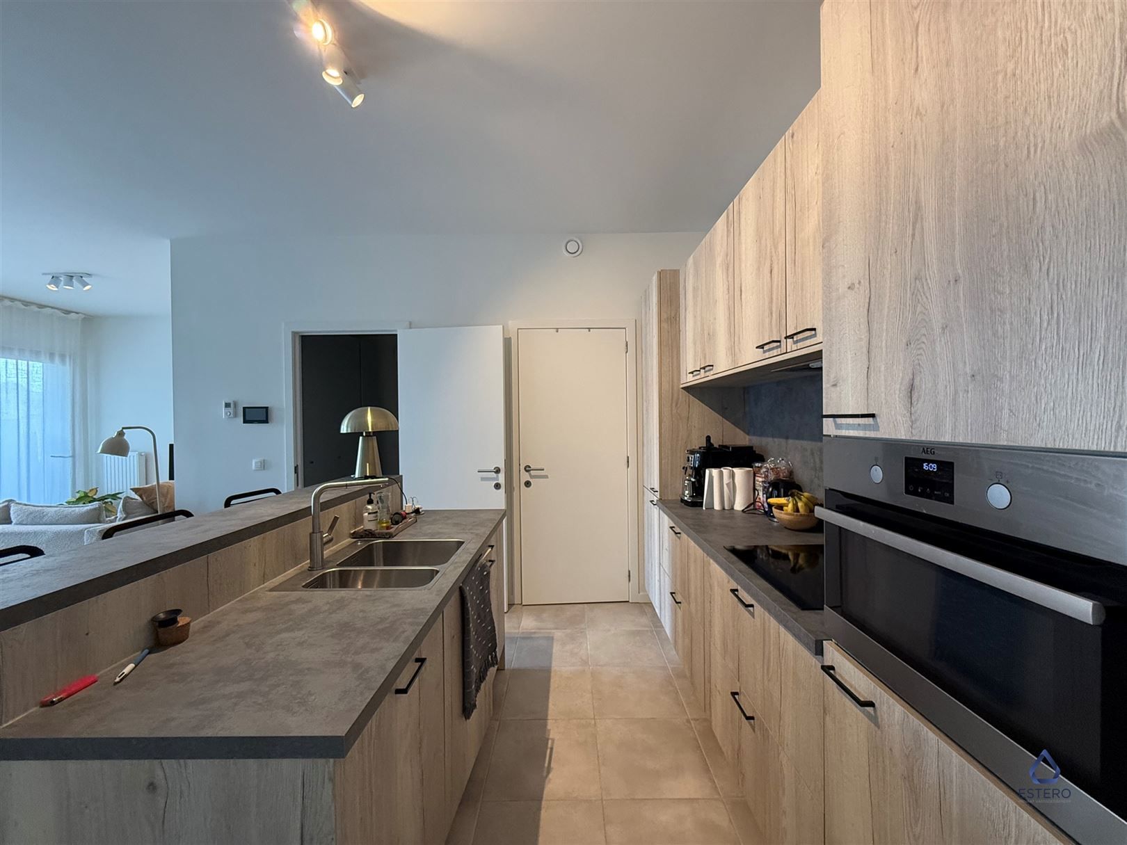 Nieuwbouw met 3 slaapkamer en 2 badkamers + parking foto 8