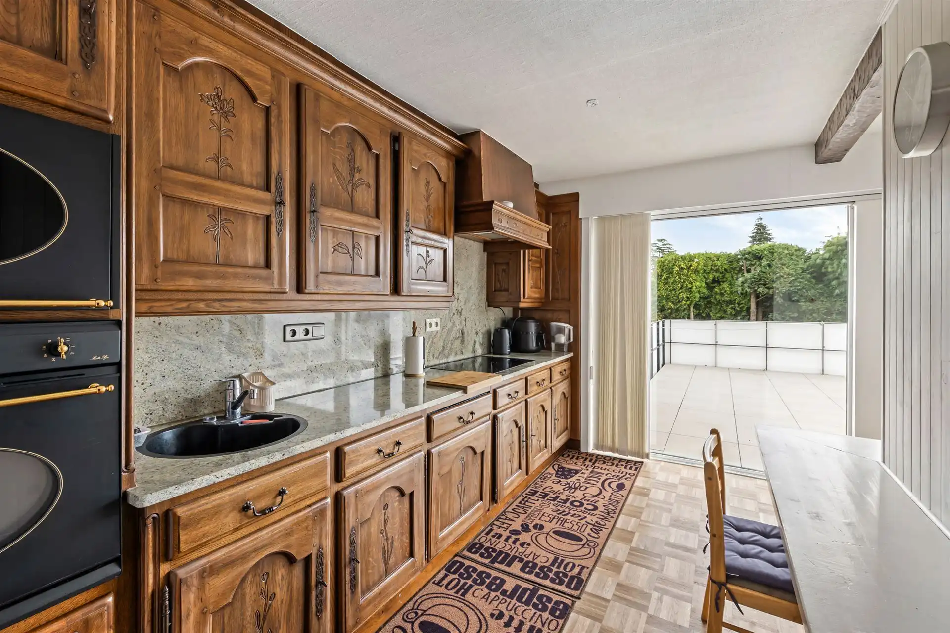 TOPGELEGEN commercieel handelspand met appartement. foto 12
