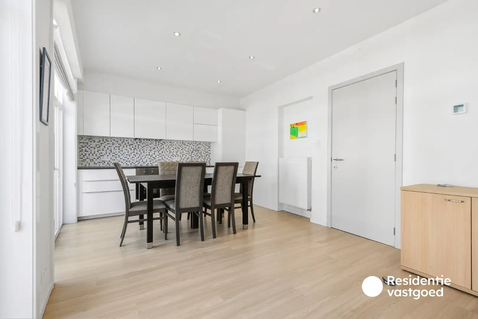 Instapklaar gerenoveerd 2-slaapkamerappartement in het centrum van Wenduine foto 3