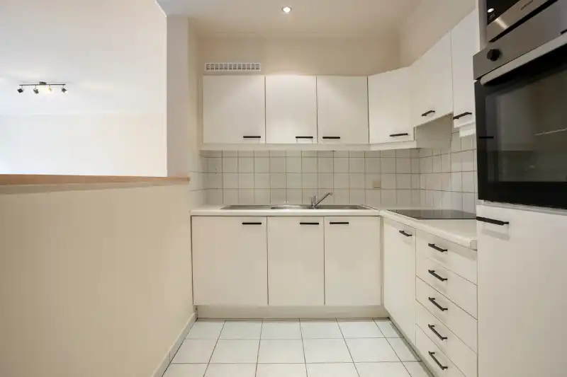 Ruim en lichtrijk 2-slaapkamerappartement met terras en garage op uitstekende locatie in Kessel-Lo foto 4