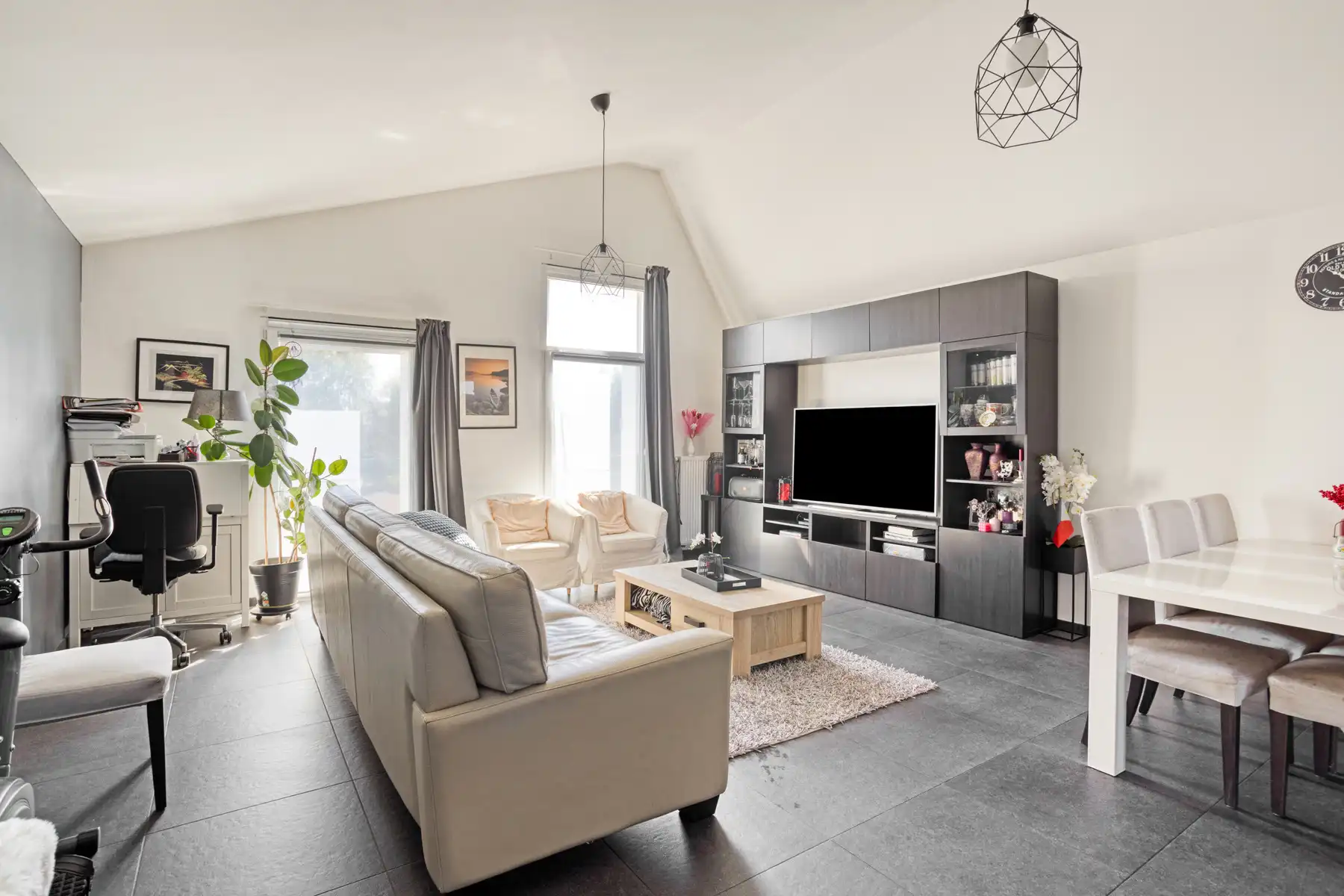 Leuke stapelwoning met tuin in innovatieve, kalme wijk foto {{pictureIndex}}